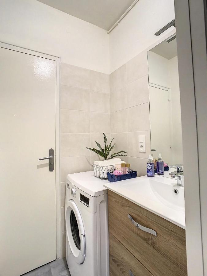 Joli Studio Meuble Tout Equipe Hyper Centre Wifi Apartment Troyes Exterior photo
