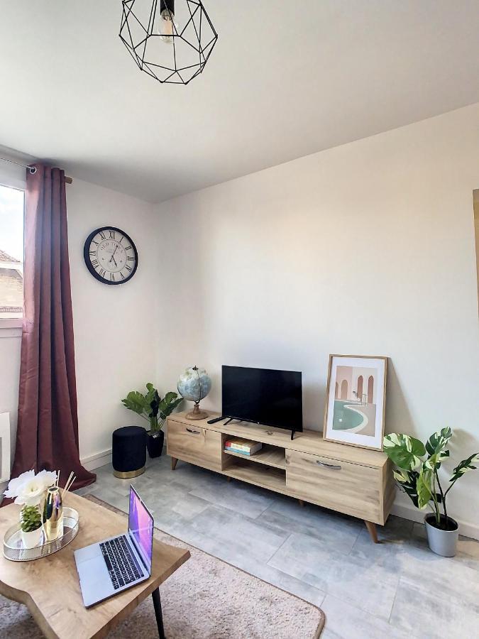 Joli Studio Meuble Tout Equipe Hyper Centre Wifi Apartment Troyes Exterior photo